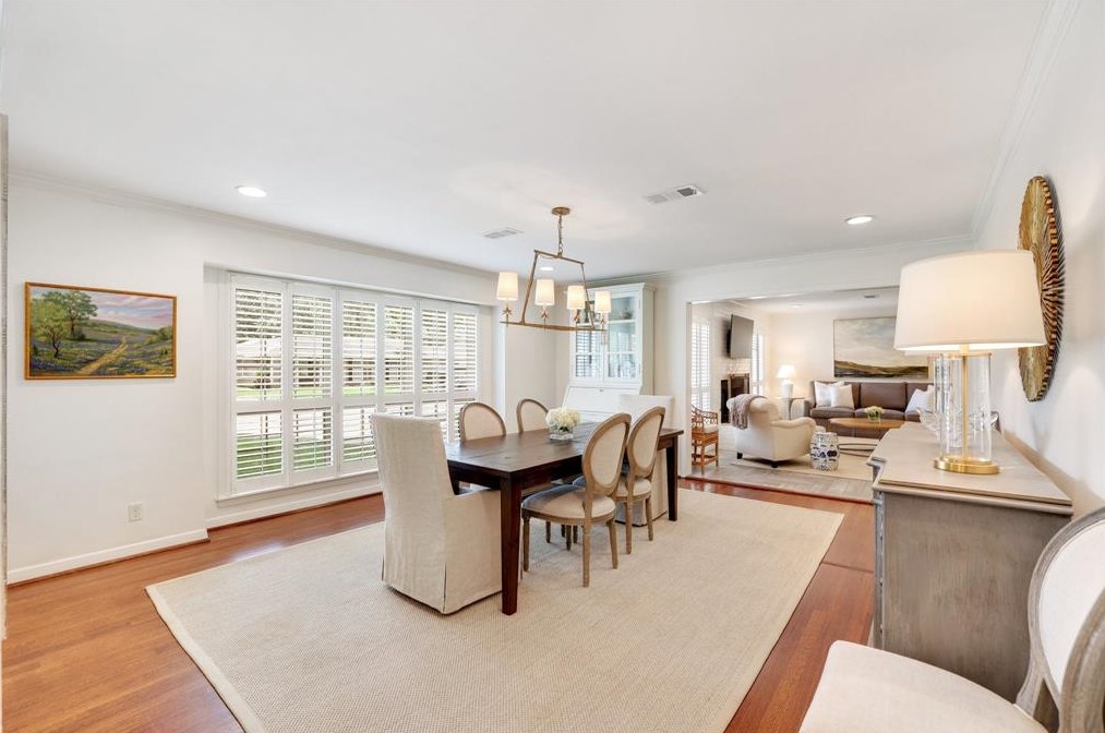 5518 Lincrest Ln, Houston TX  77056-6808 exterior