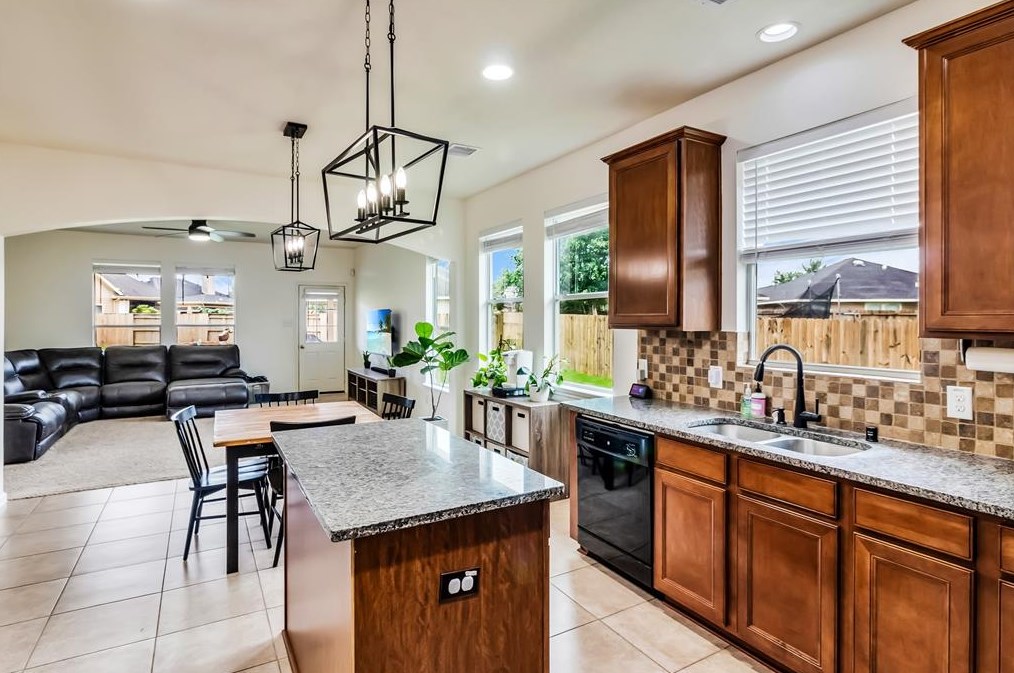 7415 Boerne Creek Dr, Richmond TX 77407-5043 exterior