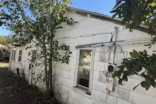 948 S Williamson St, Giddings, TX 78942 - Photo 3