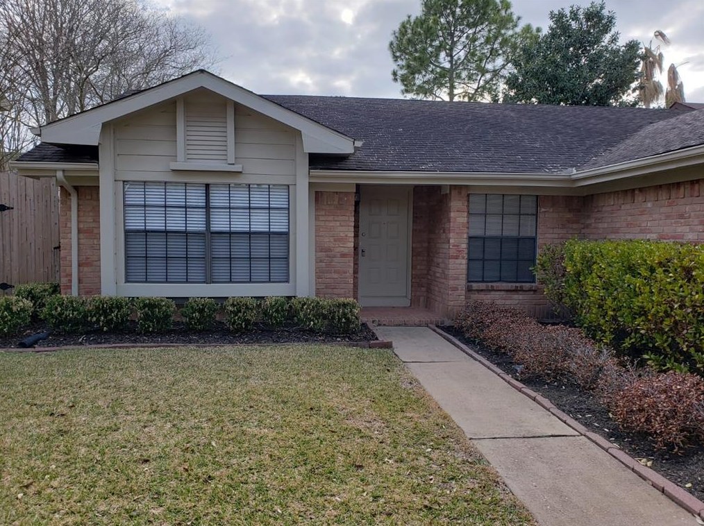 3310 Stillmeadow Ct, Sugar Land TX  77479-2209 exterior