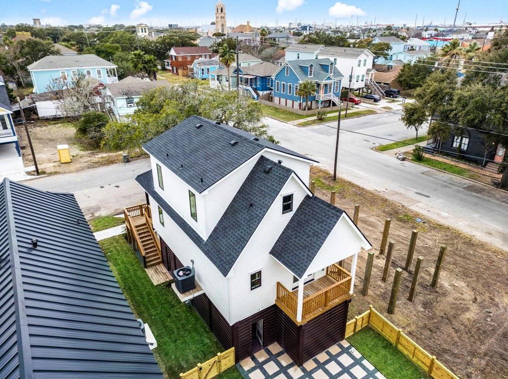 1224 32 St, Galveston TX 77550-6823 exterior