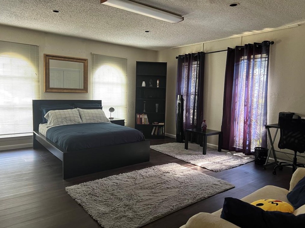 10902 Sharpview Dr, Houston TX  77074-6224 exterior