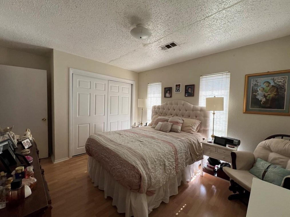 10902 Sharpview Dr, Houston TX  77074-6224 exterior