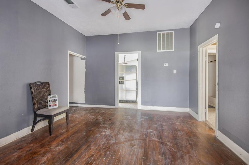 320 Tomlinson St, Grayburg TX  77659-3836 exterior