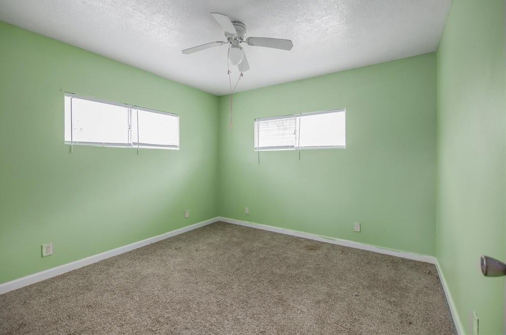 320 Tomlinson St, Grayburg TX  77659-3836 exterior
