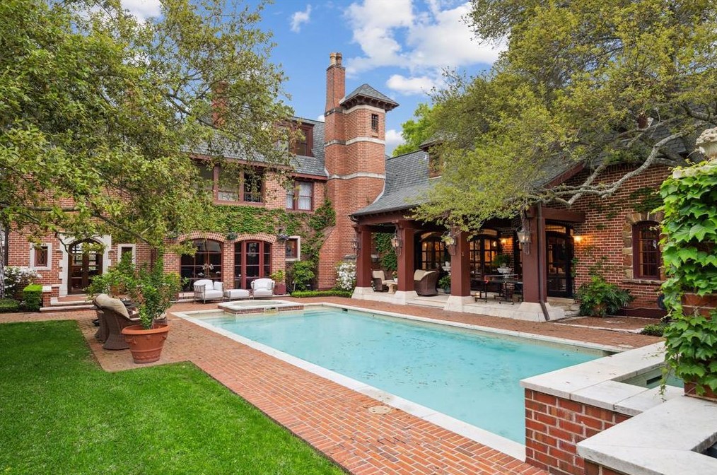 1517 Kirby Dr, Houston TX 77005-3143 exterior