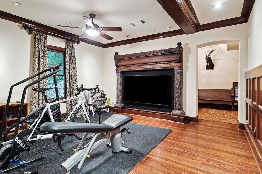 1517 Kirby Dr, Houston TX 77005-3143 exterior