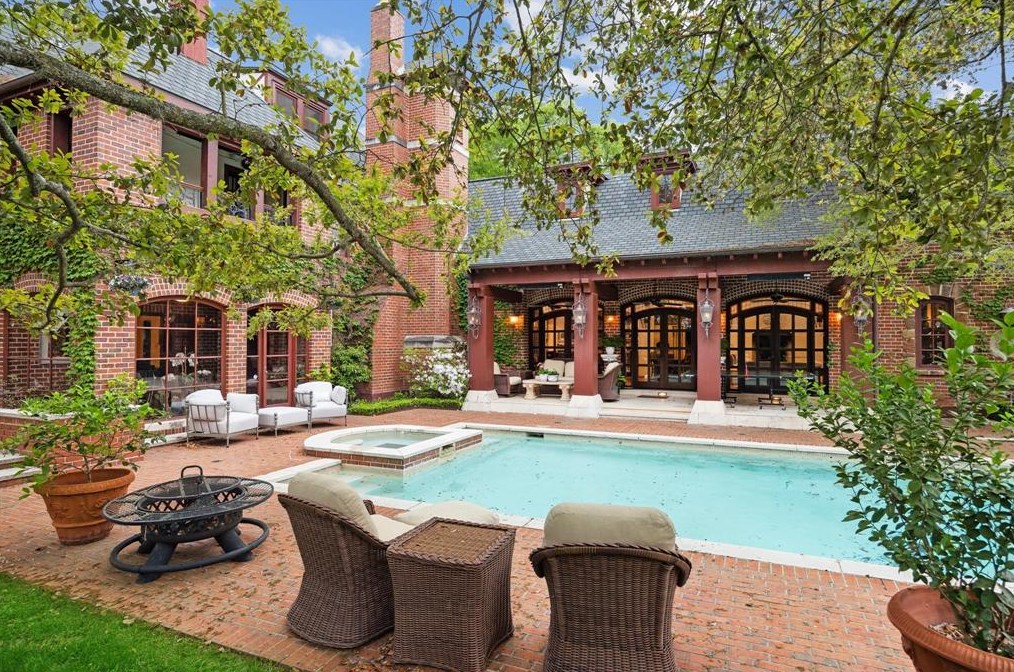 1517 Kirby Dr, Houston TX 77005-3143 exterior