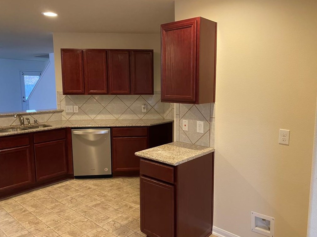 12427 Greenmesa Dr, Houston TX  77044-7258 exterior