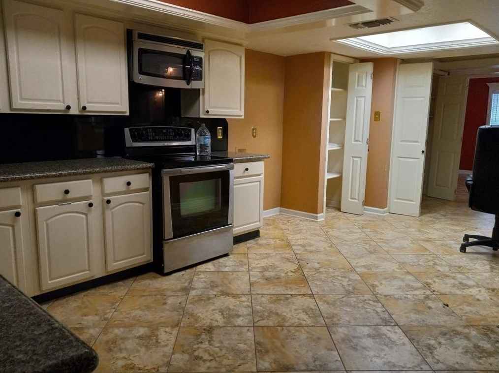 15618 Camino Del Sol Dr, Houston TX  77083-4003 exterior