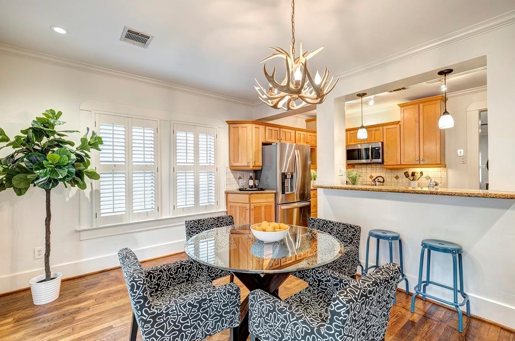 1530 Harvard St, Houston TX  77008-4217 exterior