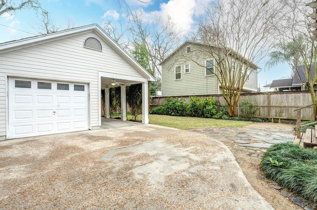 1530 Harvard St, Houston TX  77008-4217 exterior