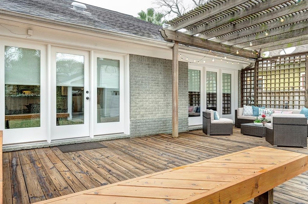 1530 Harvard St, Houston TX  77008-4217 exterior