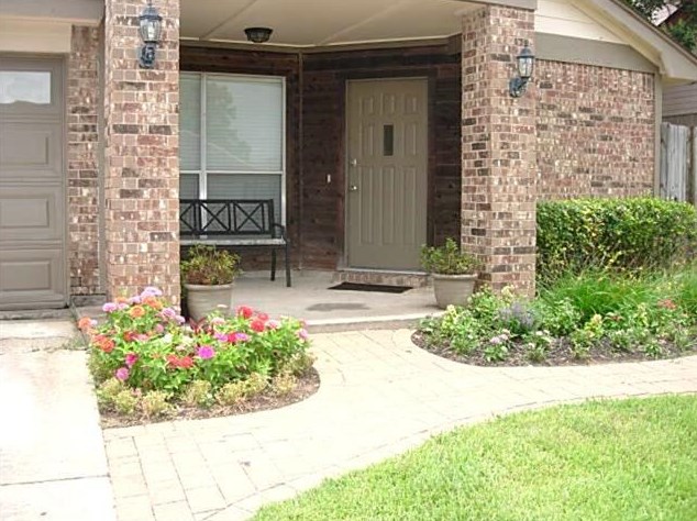 2214 Trail West St, Sugar Land TX  77478-4343 exterior