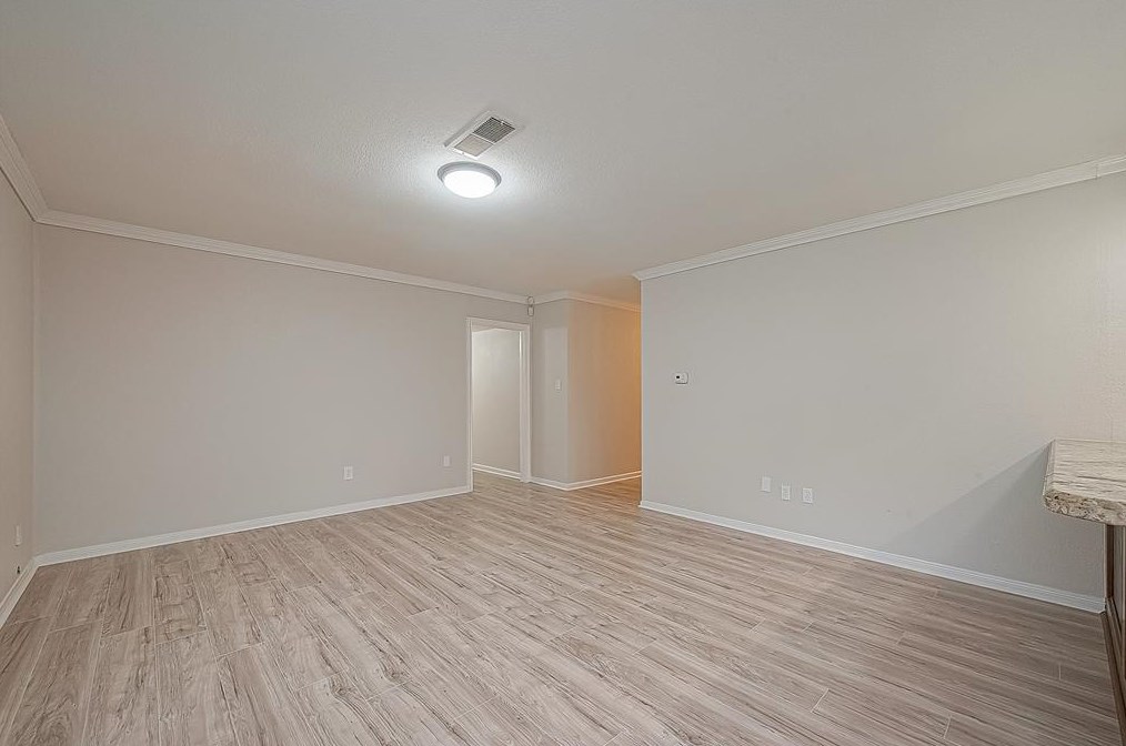 5919 Victory Dr, Houston TX  77088-7623 exterior