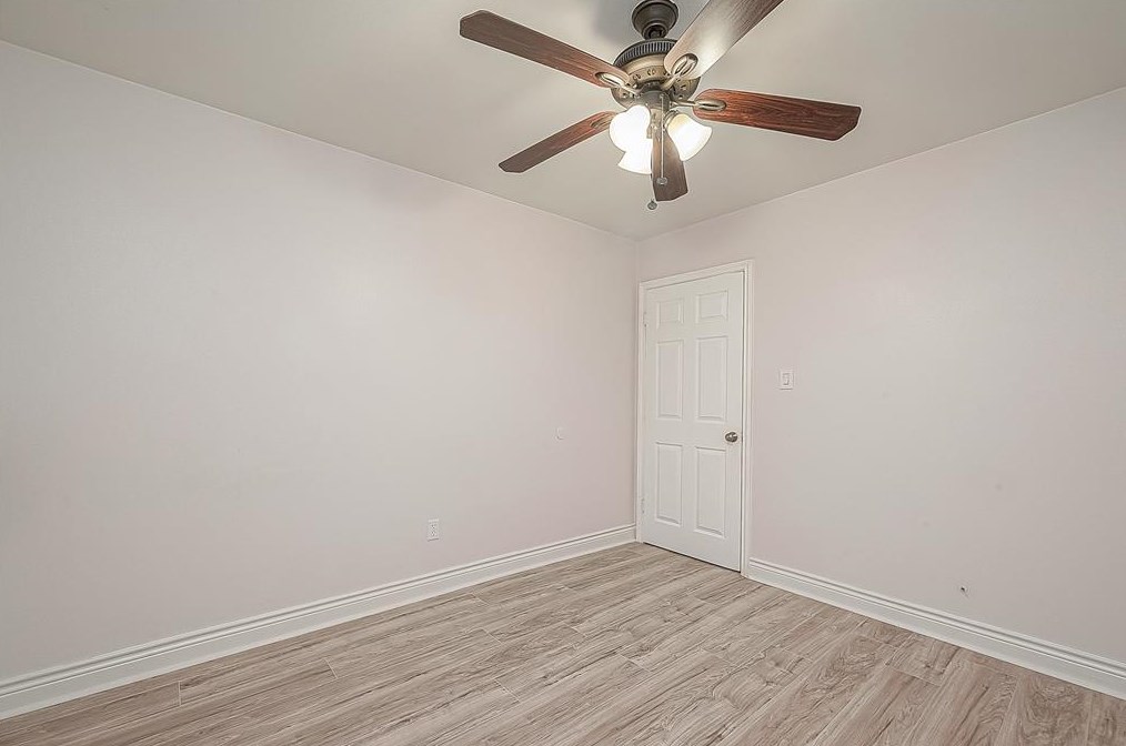 5919 Victory Dr, Houston TX  77088-7623 exterior