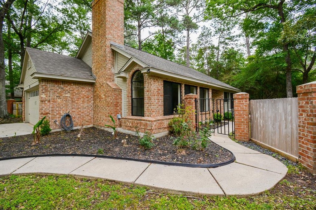 81 Rushwing Cir, Spring TX  77381-3261 exterior