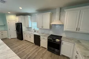 986 Seagull Ln, Crystal Beach, TX 77650 - Photo 15