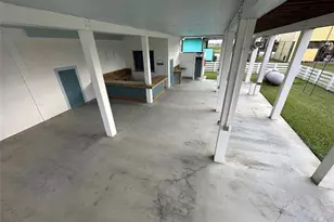 986 Seagull Ln, Crystal Beach, TX 77650 - Photo 5