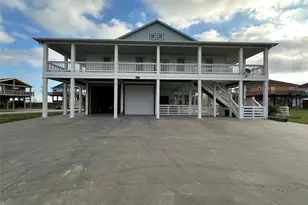 986 Seagull Ln, Crystal Beach, TX 77650 - Photo 3