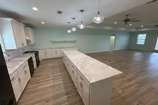 986 Seagull Ln, Crystal Beach, TX 77650 - Photo 17