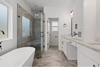 5270 Highlander Drive, Orange, TX 77630 - Photo 9