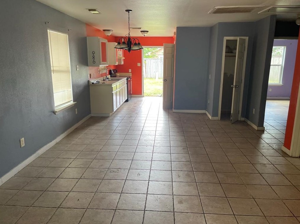 11730 Greencanyon Dr, Houston TX  77044-7129 exterior