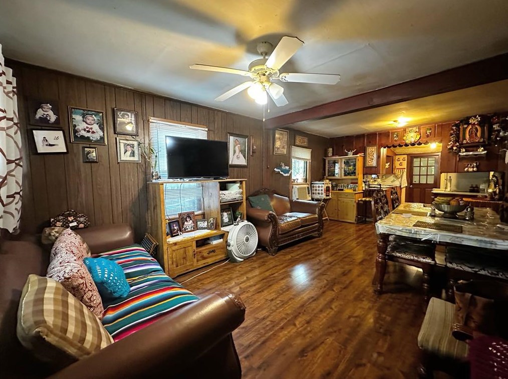 1505 Walton, Houston TX  77009-2523 exterior