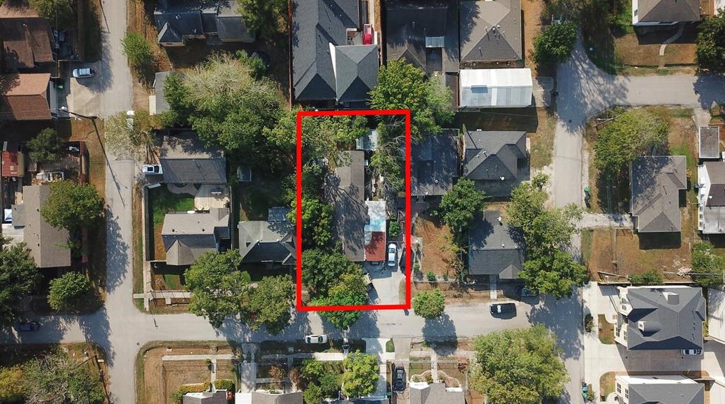 1505 Walton, Houston TX  77009-2523 exterior