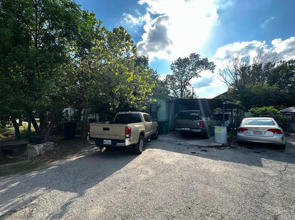 1505 Walton, Houston TX  77009-2523 exterior