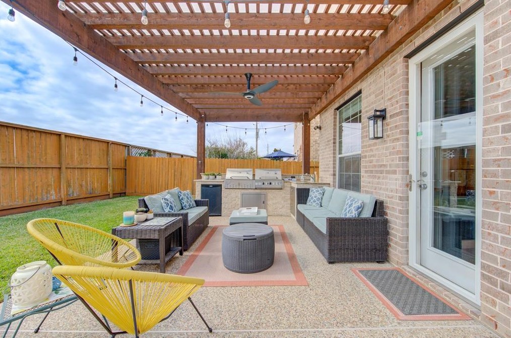 14407 Basalt Ln, Houston TX  77077-1061 exterior