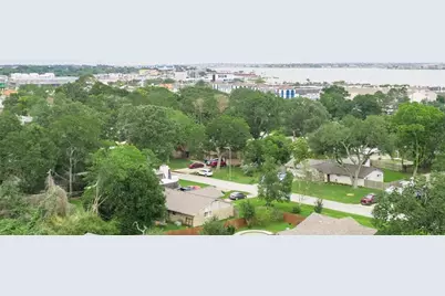307 Shirleen Drive, Pasadena, TX 77586 - Photo 7