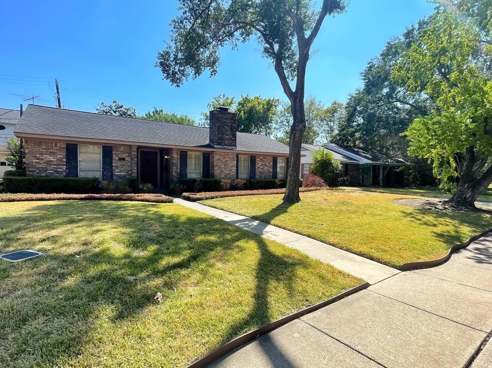 6255 Piping Rock Ln, Houston TX  77057-4407 exterior