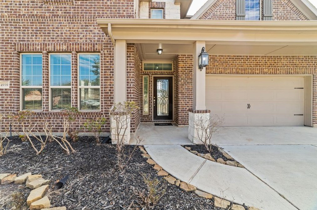 4939 Hickory Branch Ln, Sugar Land TX  77479 exterior