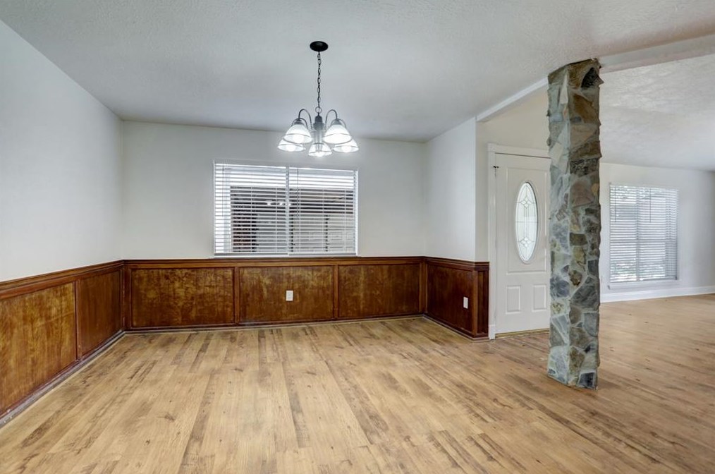 16018 Alta Mar Dr, Houston TX  77083-3933 exterior