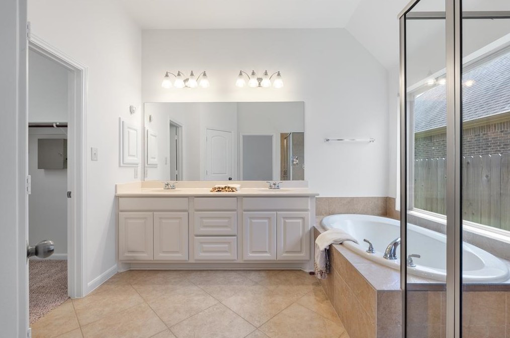 19706 Beecham Lk Ln, Richmond TX  exterior