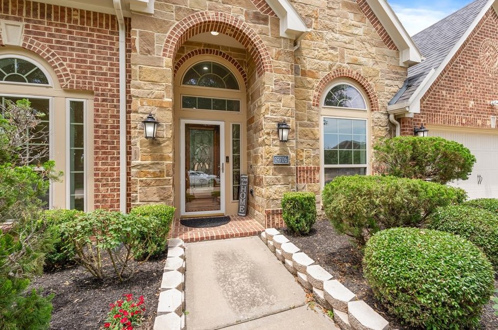 19706 Beecham Lk Ln, Richmond TX  exterior