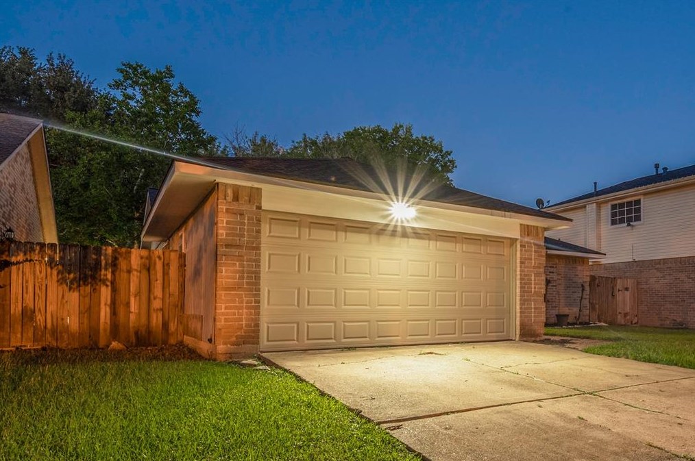 7631 Alegria Dr, Houston TX  77083-3646 exterior