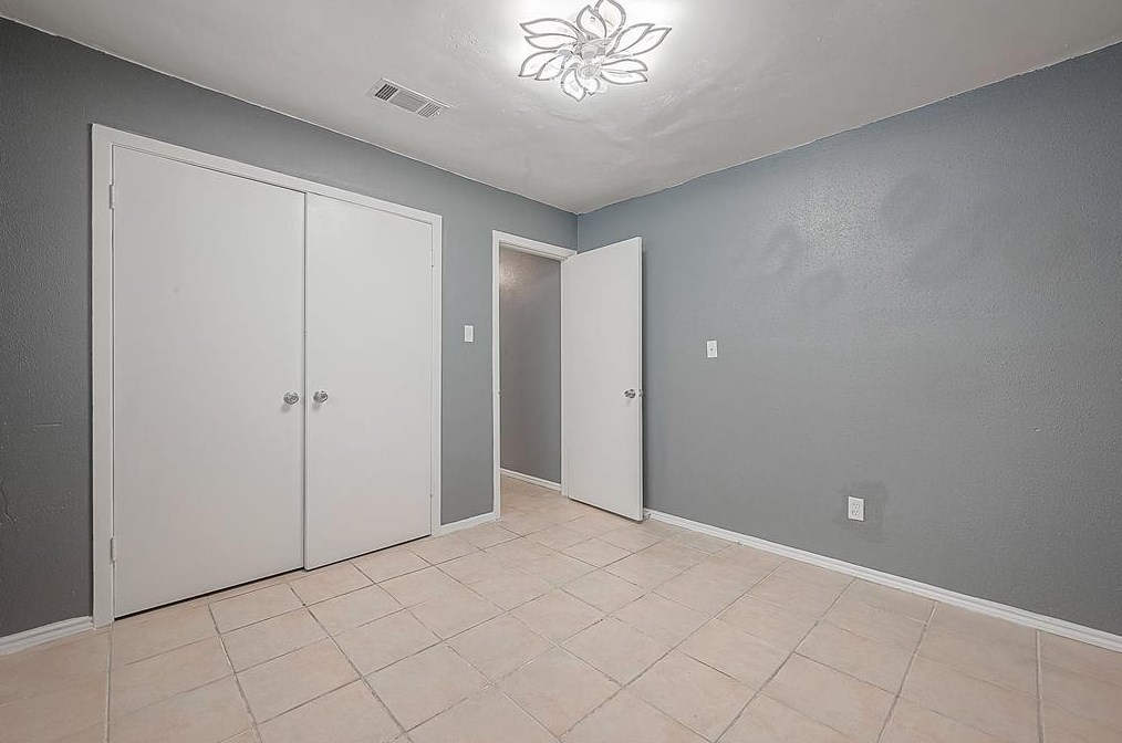 7631 Alegria Dr, Houston TX  77083-3697 exterior