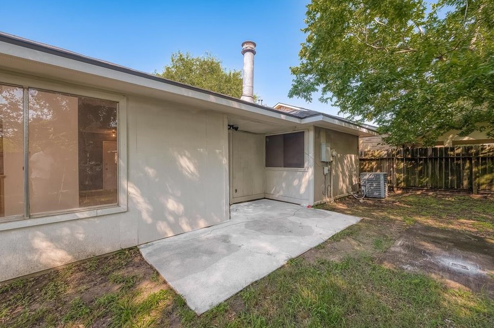 7631 Alegria Dr, Houston TX  77083-3697 exterior