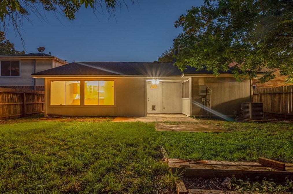 7631 Alegria Dr, Houston TX  77083-3697 exterior