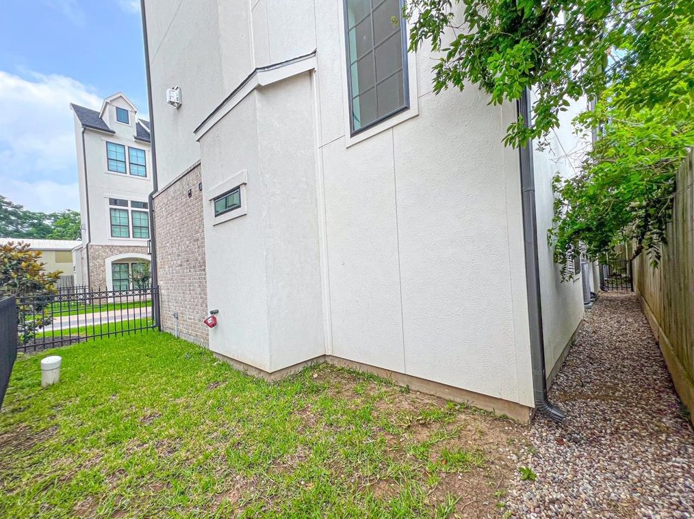 2120 Blalock Rd, Houston TX  77080-5406 exterior