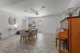 4310 Green Valley Dr, Bryan, TX 77802 - Photo 9