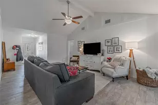 4310 Green Valley Dr, Bryan, TX 77802 - Photo 7