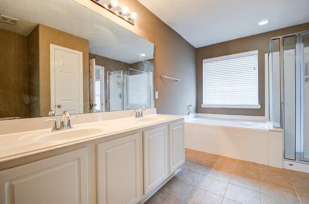 9031 Elm Drake Ln, Humble TX 77338-1170 exterior