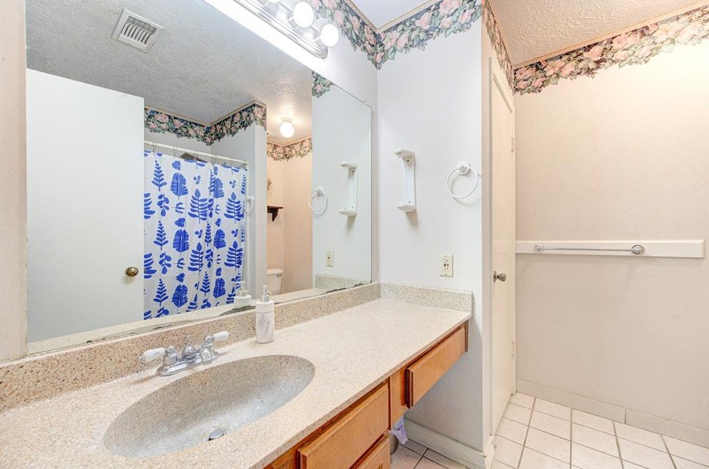 15823 Los Altos Dr, Houston TX  77083-2929 exterior