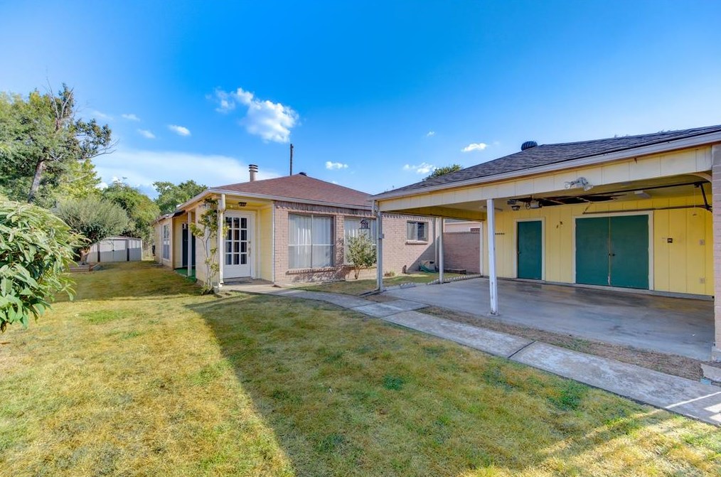 15823 Los Altos Dr, Houston TX  77083-2929 exterior