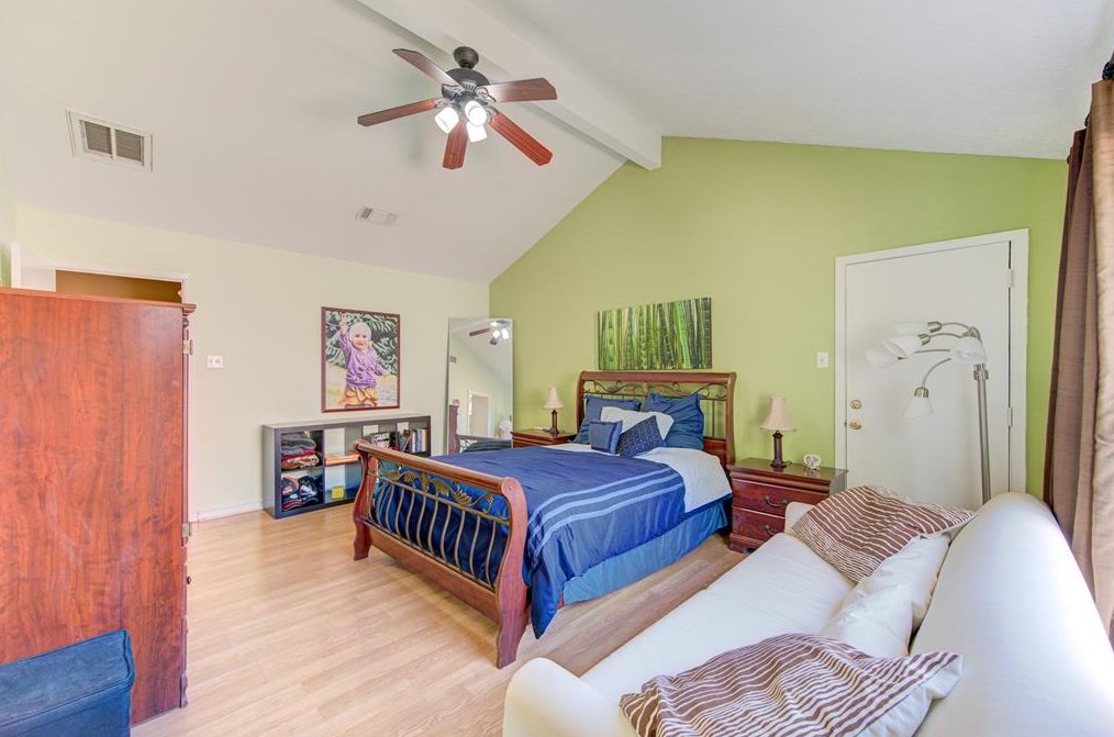 15823 Los Altos Dr, Houston TX  77083-2929 exterior