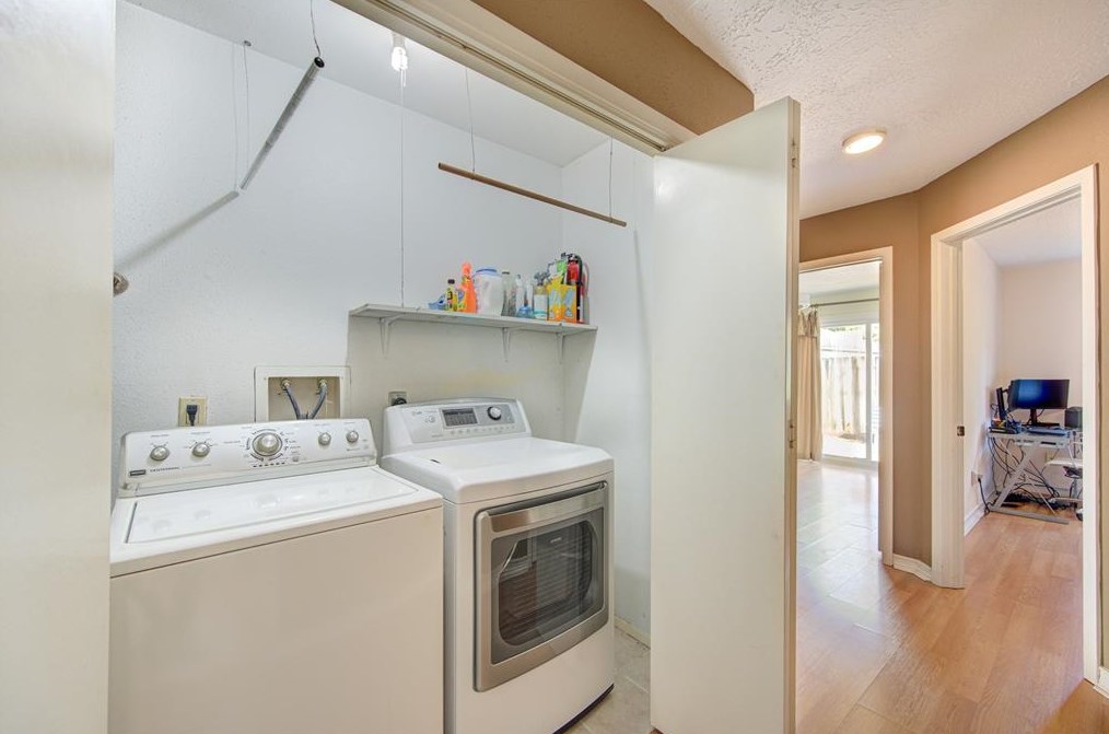 15823 Los Altos Dr, Houston TX  77083-2929 exterior