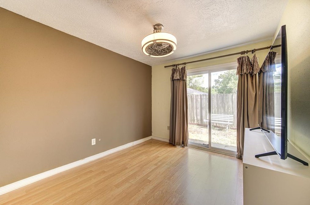 15823 Los Altos Dr, Houston TX  77083-2929 exterior